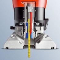 Le système de serrage de lame, fonctionne sans outils grâce à la forme intérieure de la tige course qui renferme la lame.